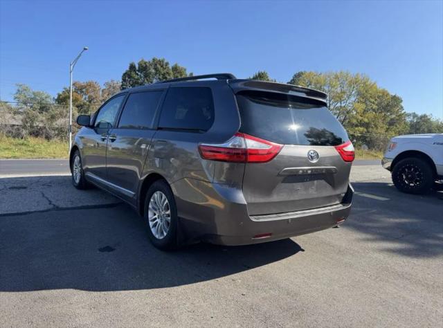 2016 Toyota Sienna XLE 8 Passenger