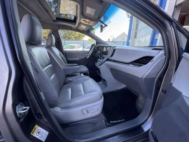 2016 Toyota Sienna XLE 8 Passenger