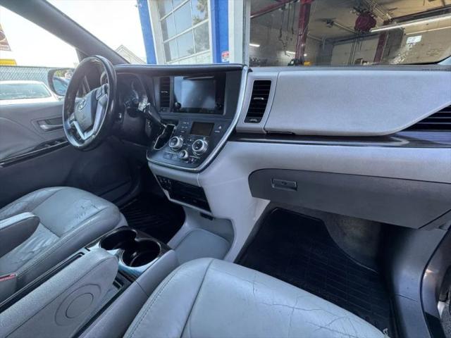 2016 Toyota Sienna XLE 8 Passenger
