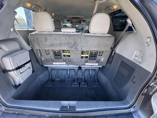 2016 Toyota Sienna XLE 8 Passenger