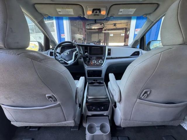 2016 Toyota Sienna XLE 8 Passenger