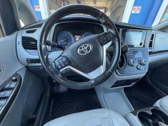 2016 Toyota Sienna XLE 8 Passenger