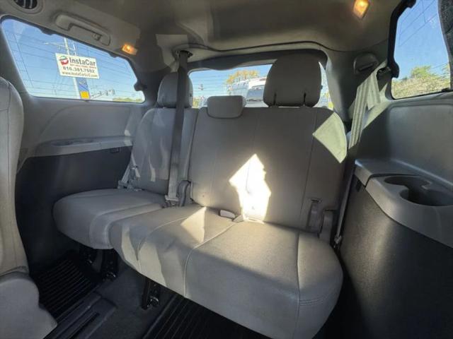 2016 Toyota Sienna XLE 8 Passenger