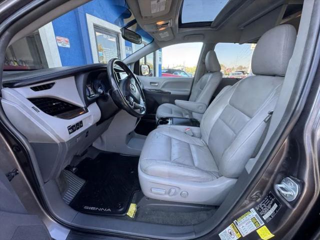 2016 Toyota Sienna XLE 8 Passenger
