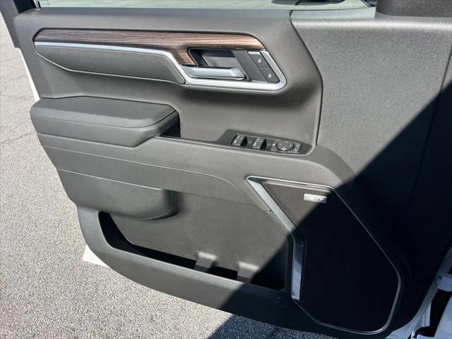 2026 Chevrolet Silverado 1500 4WD Crew Cab Short Bed RST