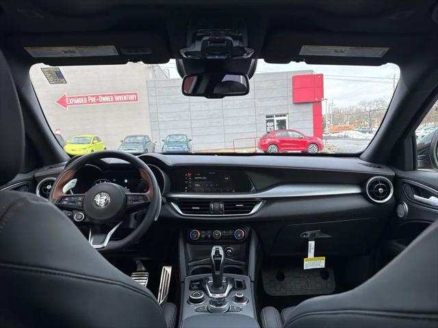 2025 Alfa Romeo Stelvio Sprint AWD