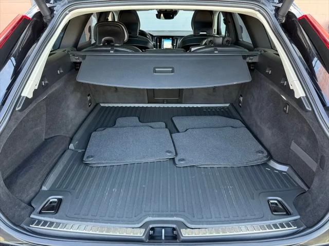 2020 Volvo V90 Cross Country T6
