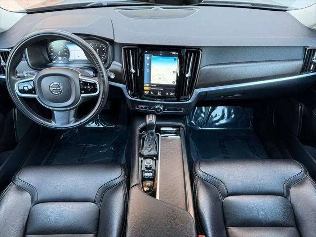 2020 Volvo V90 Cross Country T6
