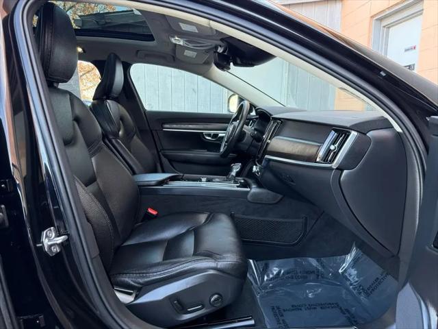 2020 Volvo V90 Cross Country T6