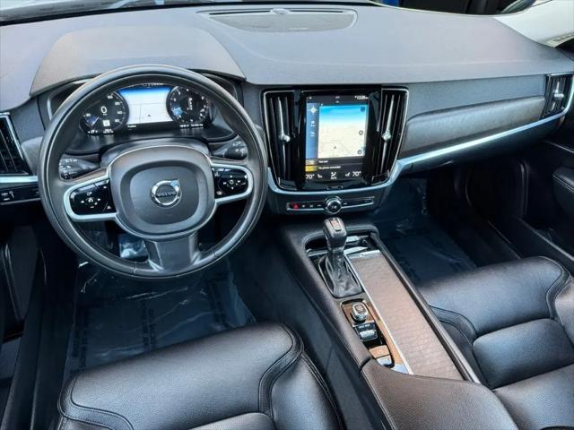 2020 Volvo V90 Cross Country T6