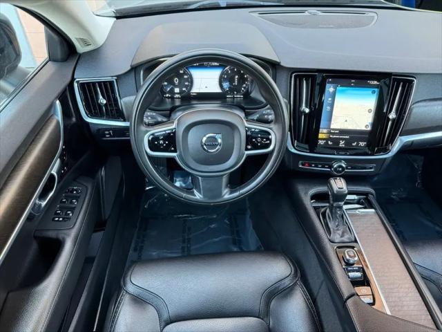 2020 Volvo V90 Cross Country T6
