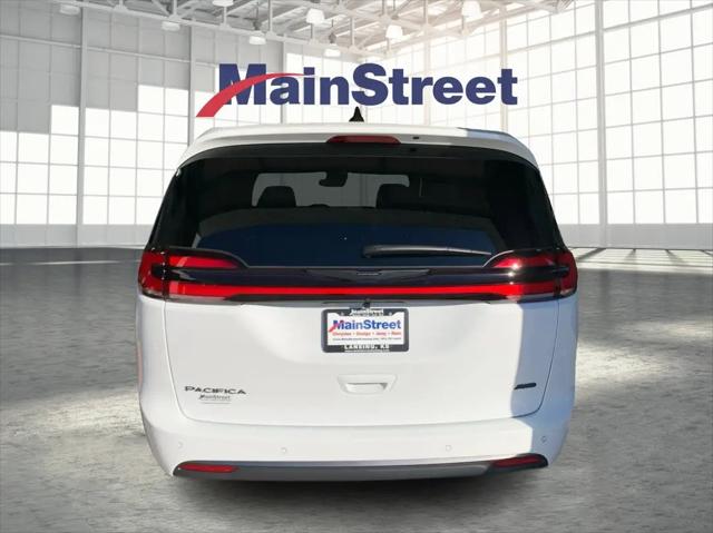2026 Chrysler Pacifica Select AWD