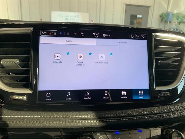 2026 Chrysler Pacifica Select AWD