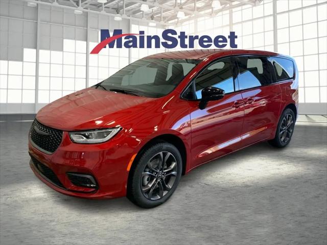 2026 Chrysler Pacifica Select AWD for sale in Lansing, KS