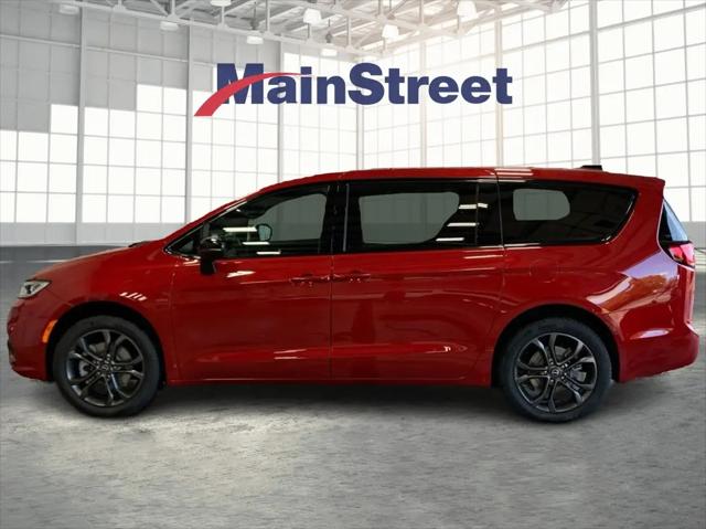 2026 Chrysler Pacifica Select AWD