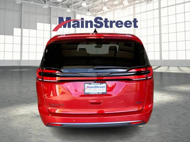 2026 Chrysler Pacifica Select AWD