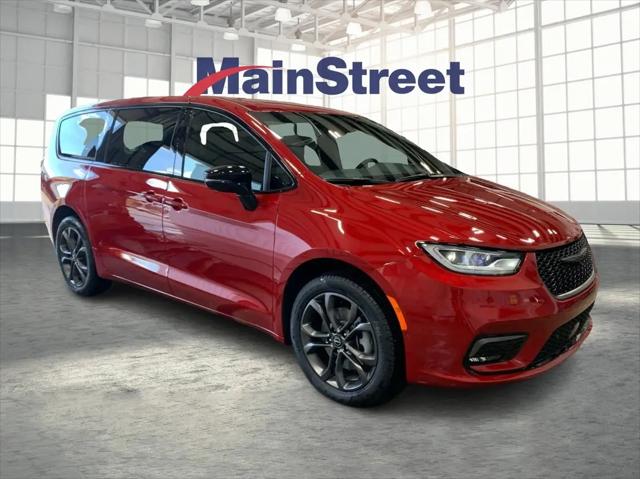 2026 Chrysler Pacifica Select AWD