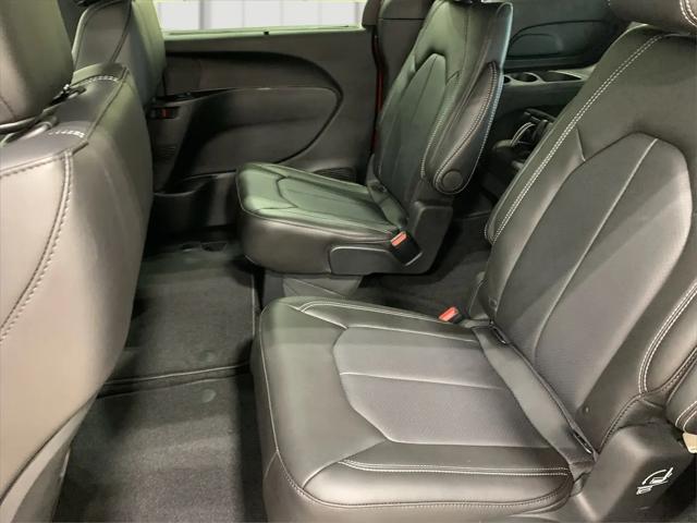 2026 Chrysler Pacifica Select AWD