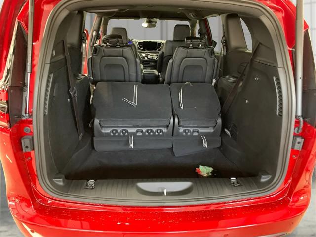 2026 Chrysler Pacifica Select AWD