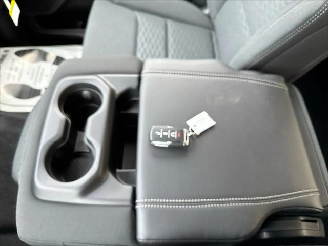 2026 Ram 1500 Express Crew Cab 4x2 5'7" Box