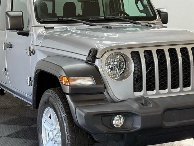 2020 Jeep Gladiator Sport S 4X4 2020 Jeep Gladiator Sport S 4X4