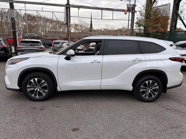 2023 Toyota Highlander XLE [4]