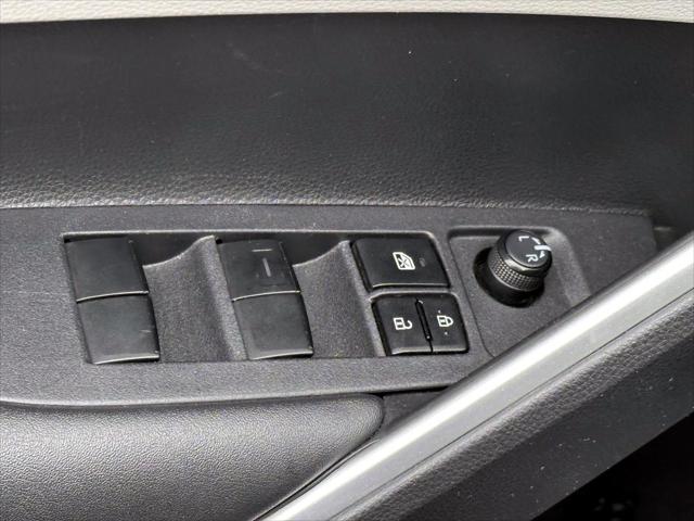 2023 Toyota Corolla Cross L [10]