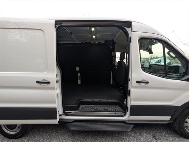 2026 Ford Transit Cargo Van T-250 148 Med Rf 9150 GVWR RWD
