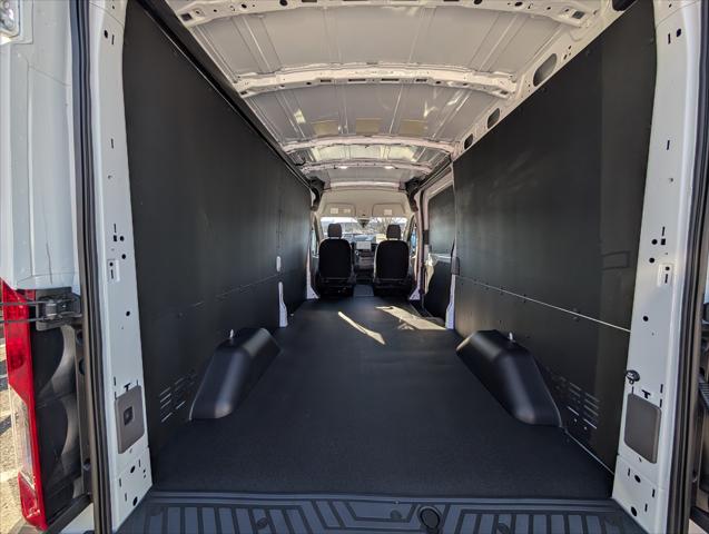 2026 Ford Transit Cargo Van T-250 148 Med Rf 9150 GVWR RWD