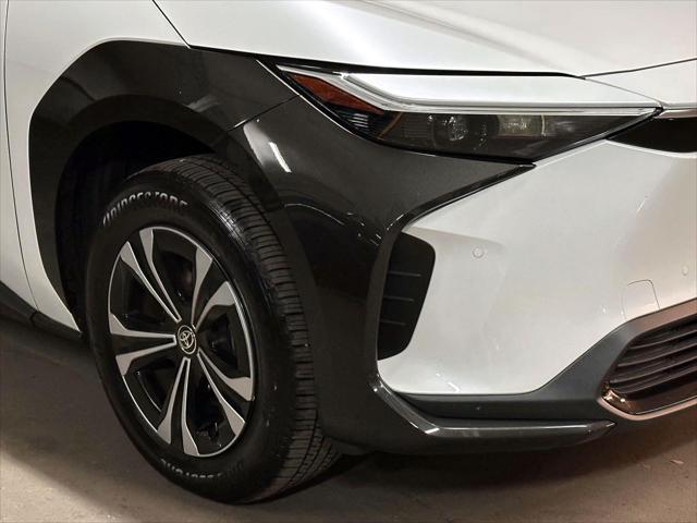 2025 Toyota bZ4X XLE AWD (Natl) [8]
