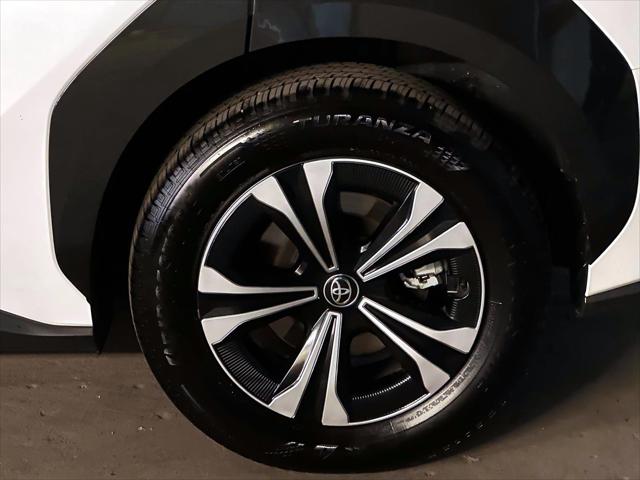 2025 Toyota bZ4X XLE AWD (Natl) [10]