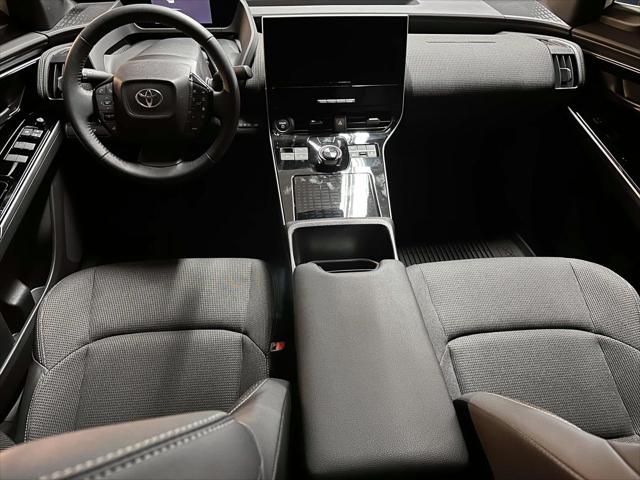 2025 Toyota bZ4X XLE AWD (Natl) [16]