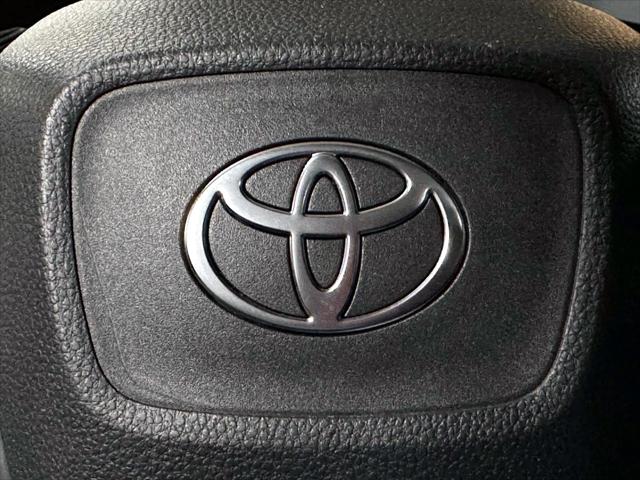 2025 Toyota bZ4X XLE AWD (Natl) [24]