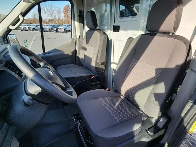 2026 Ford Transit Cargo Van T-250 148 Med Rf 9150 GVWR RWD