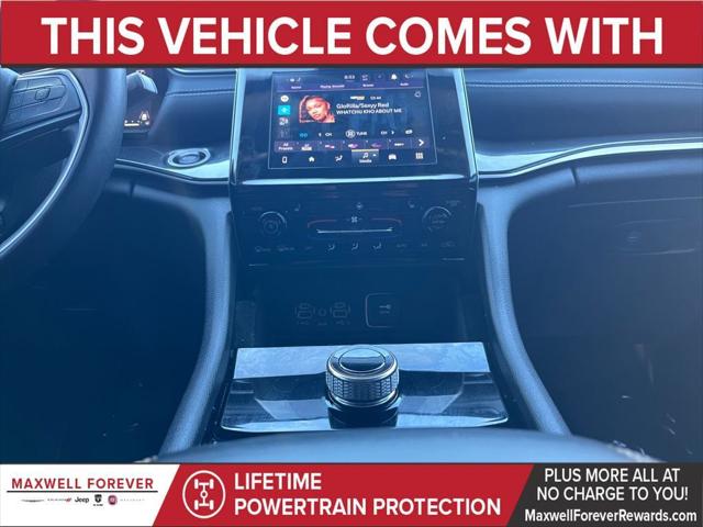 2022 Jeep Grand Cherokee L Laredo 4x2 2022 Jeep Grand Cherokee L Laredo 4x2