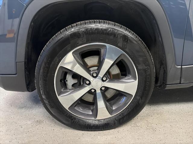 2020 Jeep Cherokee Limited 4X4 2020 Jeep Cherokee Limited 4X4