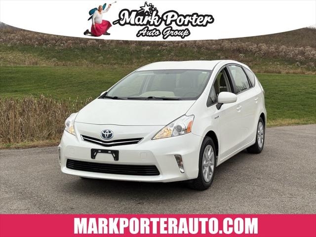 2014 Toyota Prius v Two 2014 Toyota Prius v Two