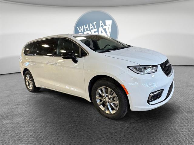 2026 Chrysler Pacifica PACIFICA SELECT AWD