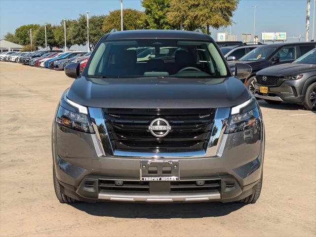 2025 Nissan Pathfinder SL FWD