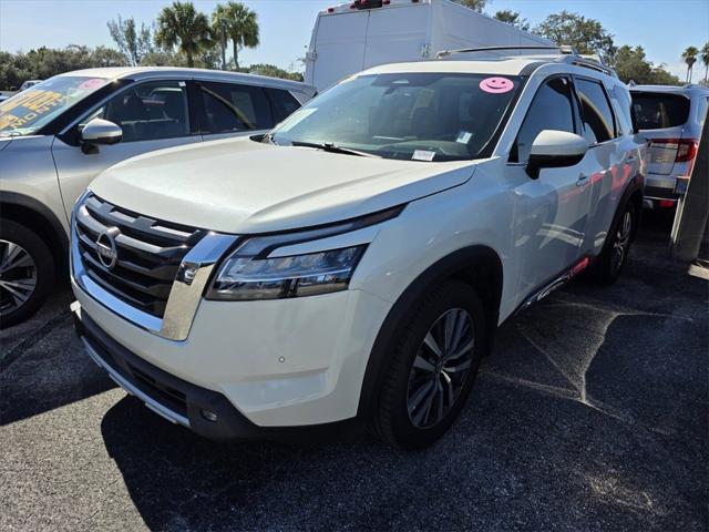 2022 Nissan Pathfinder Platinum 2WD