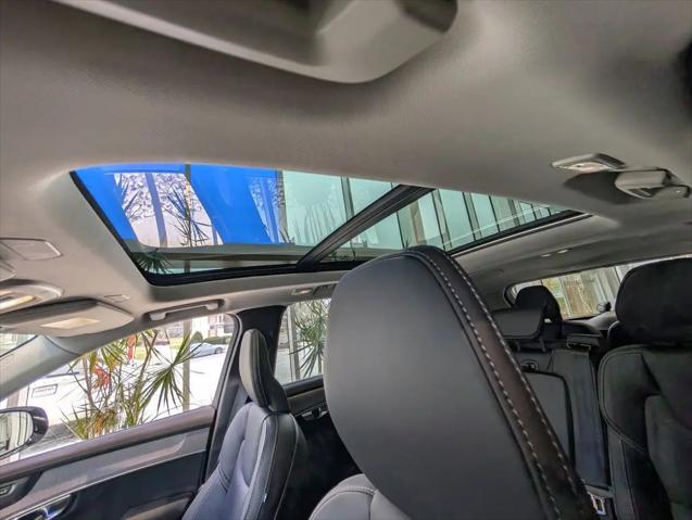 2026 Volvo XC90 Plug-In Hybrid Ultra, T8 AWD, Electric/Gasoline, Bright, 7 Seats