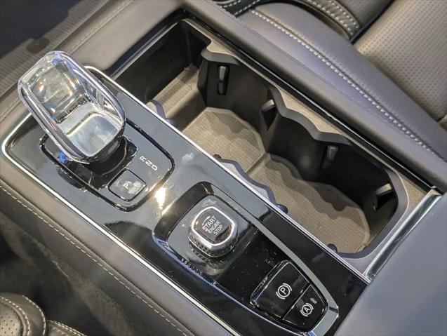 2026 Volvo XC90 Plug-In Hybrid Ultra, T8 AWD, Electric/Gasoline, Bright, 7 Seats