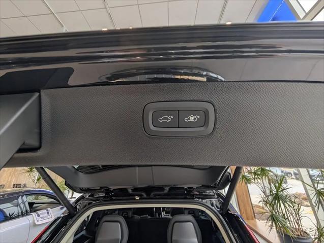 2026 Volvo XC90 Plug-In Hybrid Ultra, T8 AWD, Electric/Gasoline, Bright, 7 Seats