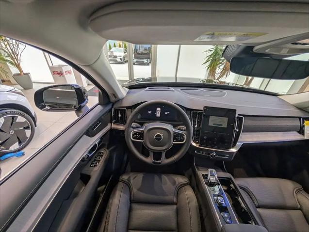 2026 Volvo XC90 Plug-In Hybrid Ultra, T8 AWD, Electric/Gasoline, Bright, 7 Seats