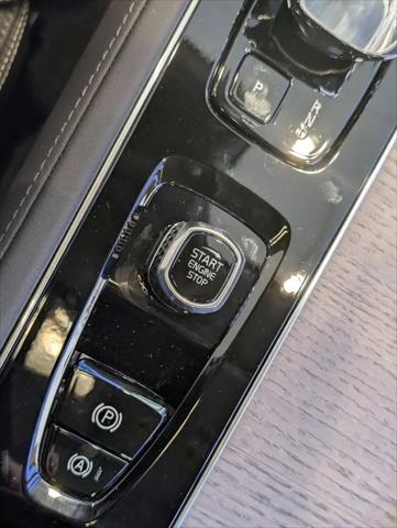 2026 Volvo XC90 Plug-In Hybrid Ultra, T8 AWD, Electric/Gasoline, Bright, 7 Seats