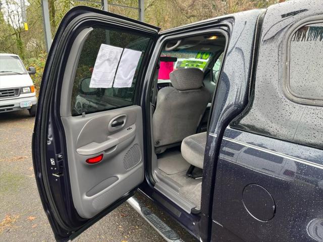 2001 Ford F-150 Base