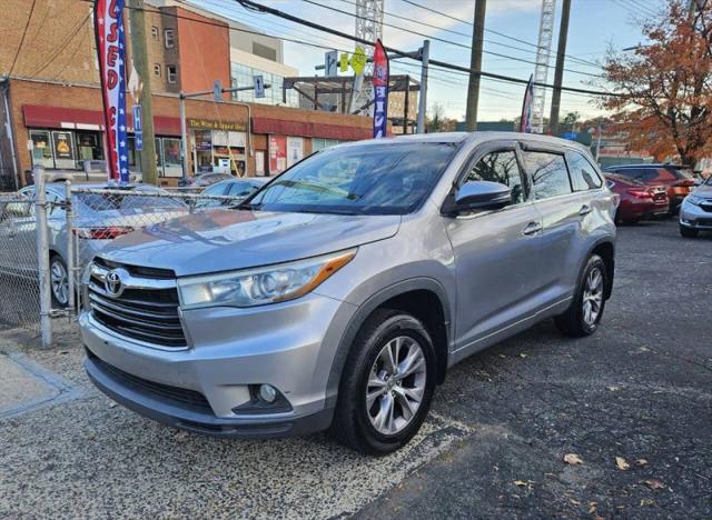 2015 Toyota Highlander LE Plus V6 for sale in White Plains, NY