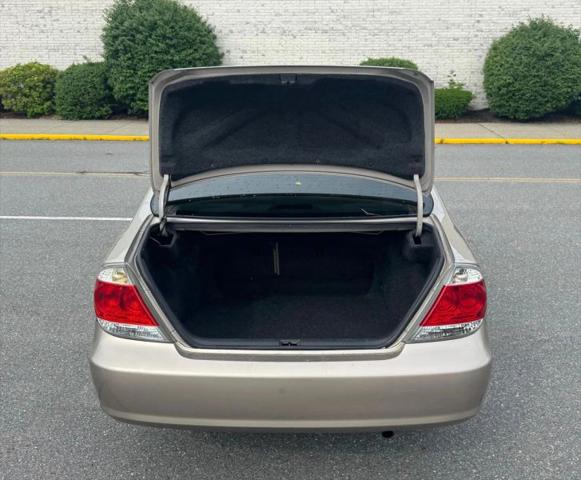 2005 Toyota Camry LE