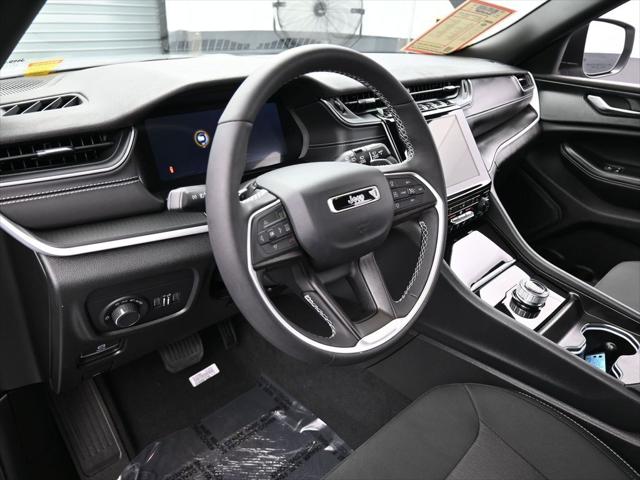 2024 Jeep Grand Cherokee L Laredo 4x2