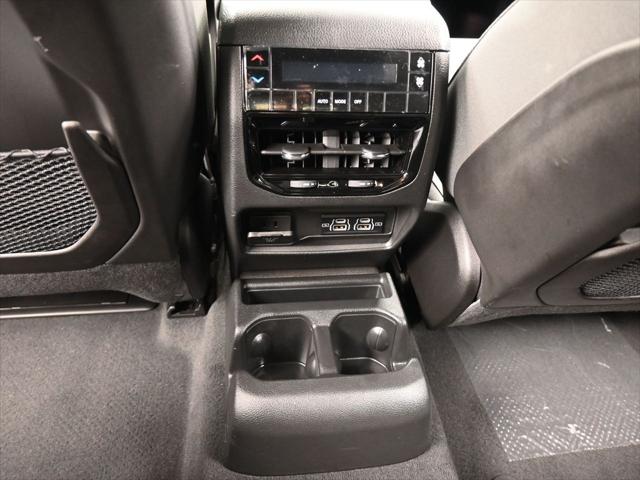 2024 Jeep Grand Cherokee L Laredo 4x2